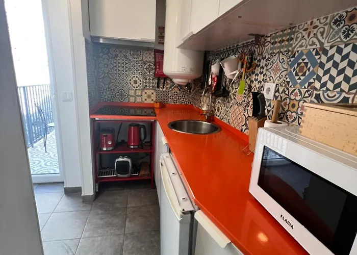 아파트 Com Escada E Patio, Em Frente *