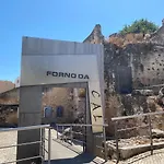 Com Escada E Patio, Em Frente * Paco de Arcos