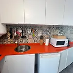 Apartment Com Escada E Patio, Em Frente Paco de Arcos