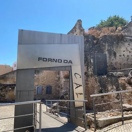 Com Escada E Patio, Em Frente * Paço de Arcos
