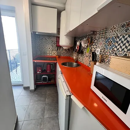 Apartamento Com Escada E Patio, Em Frente *