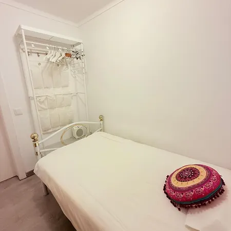 Com Escada E Pátio, Em Frente Apartamento Paço de Arcos