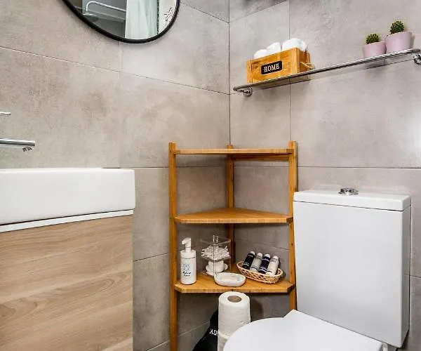 Apartment Com Escada E Patio, Em Frente Paço de Arcos